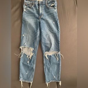 Abercrombie & Fitch Rise Mom Jeans 28
